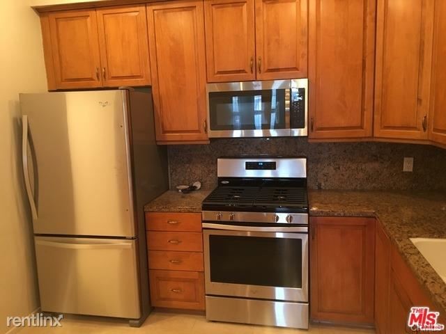 Foto del edificio - 2332 Fox Hills Dr