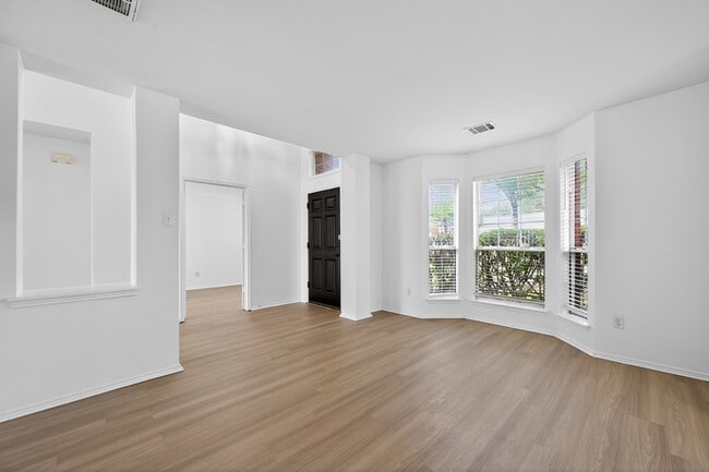 Building Photo - 2125 Elm Falls Pl
