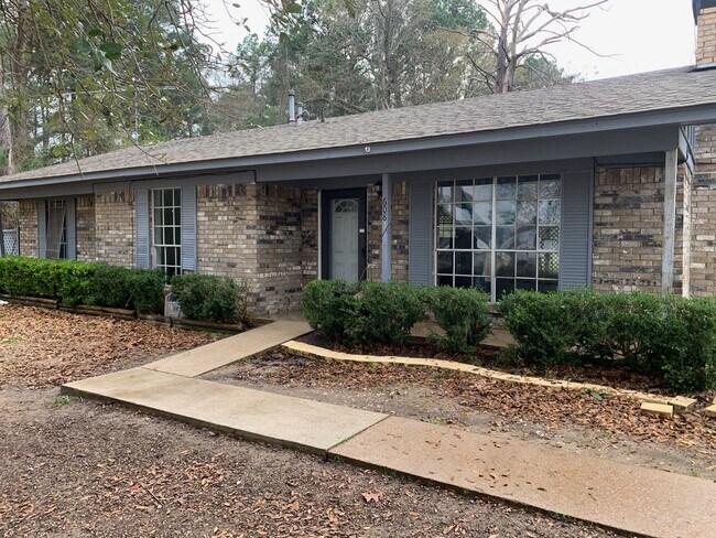 Foto del edificio - 608 CR 2223