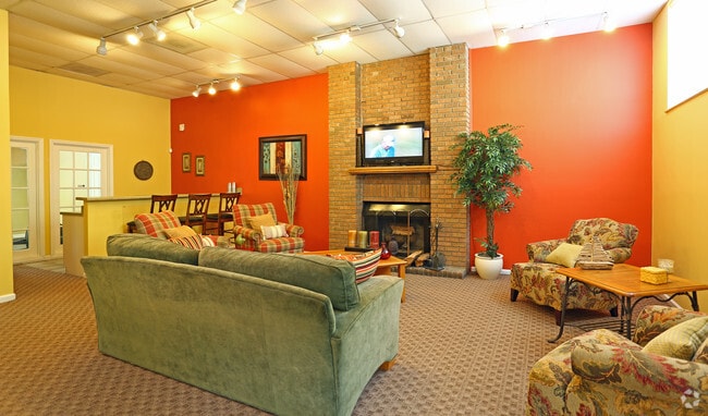 Clubhouse - Peachtree Place