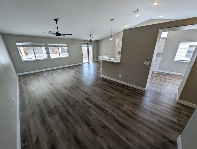 Foto del edificio - 8040 Villa Rosarito St