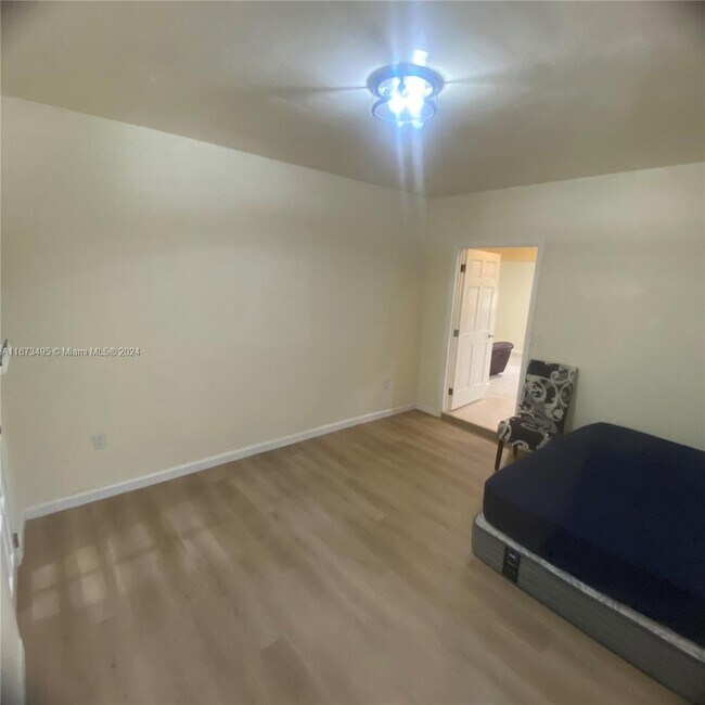 700 NE 164th St, Miami, FL 33162 Condo for Rent in Miami, FL