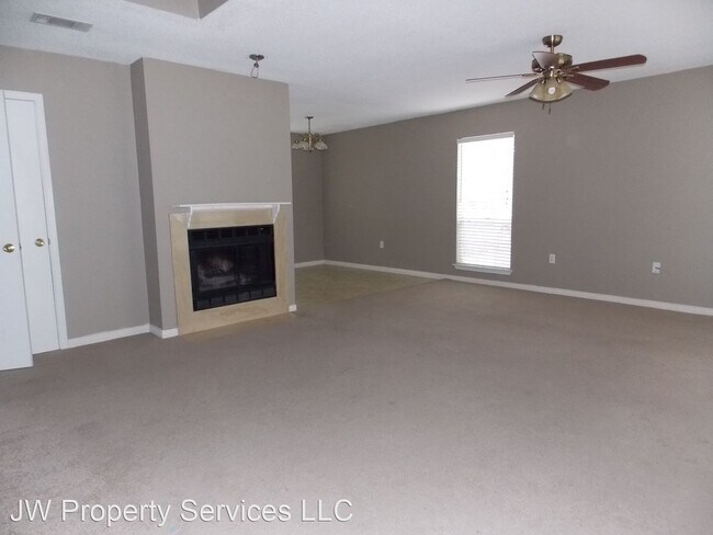 Building Photo - 2 br, 1.5 bath House - 518 Cedarwood Drive