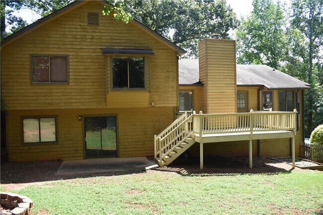 Building Photo - 2811 Pine Cone Ln