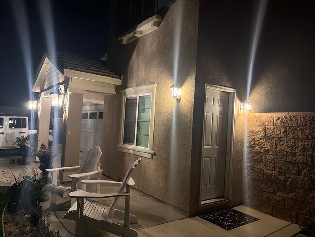 Building Photo - 300 White Gate Pl