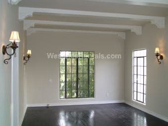 Primary Photo - 555 N Rossmore Ave
