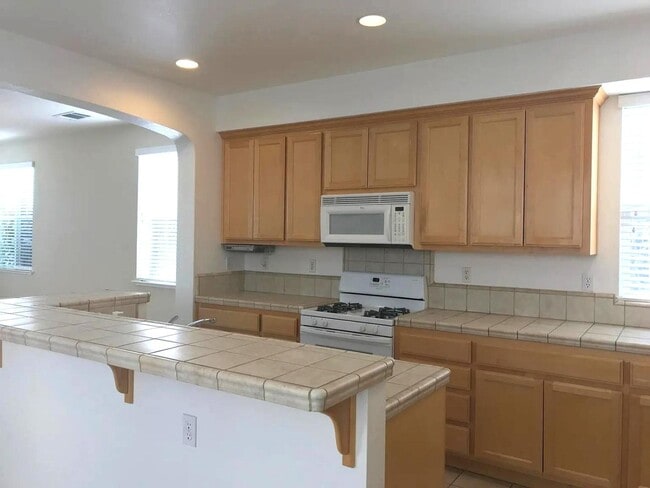 Building Photo - 543 Castle Haven Dr