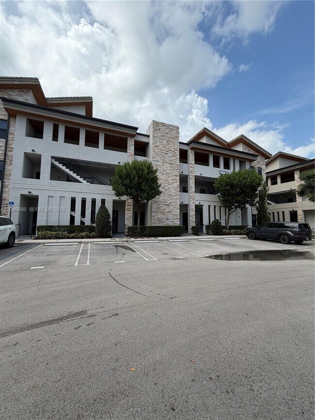 Building Photo - 8195 NW 104th Ave