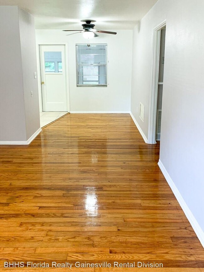 Building Photo - 4 br, 2.5 bath House - 915 NE 8th Avenue