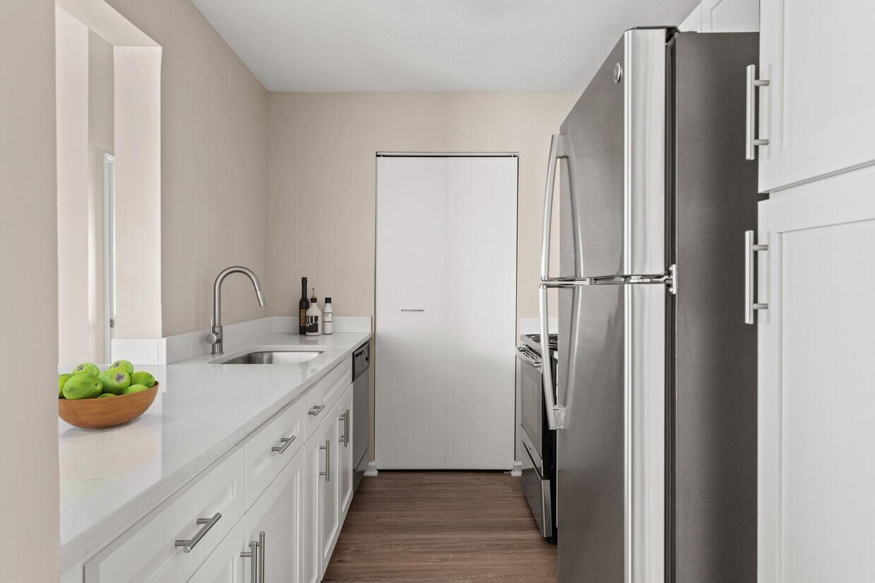 Crosstown at Chapel Hill 6123 Farrington Rd Chapel Hill, NC