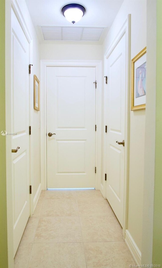 Foto del edificio - 16101 Emerald Estates Dr