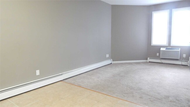 Building Photo - 2 Nagel Ct