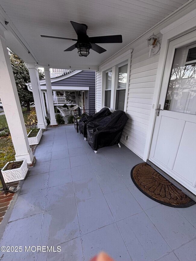 Foto del edificio - 411 Lincoln Ave