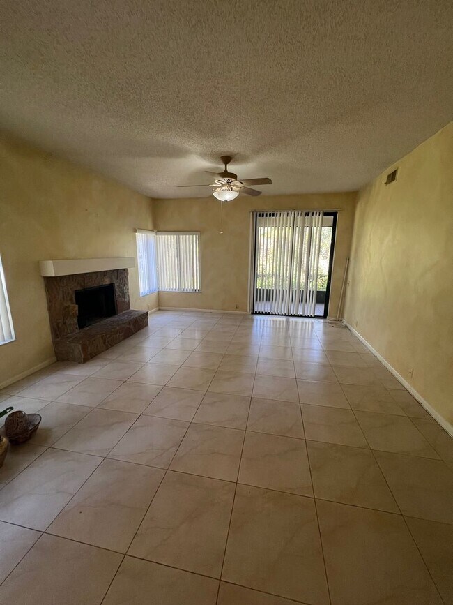 Building Photo - Cypress Trace Condo