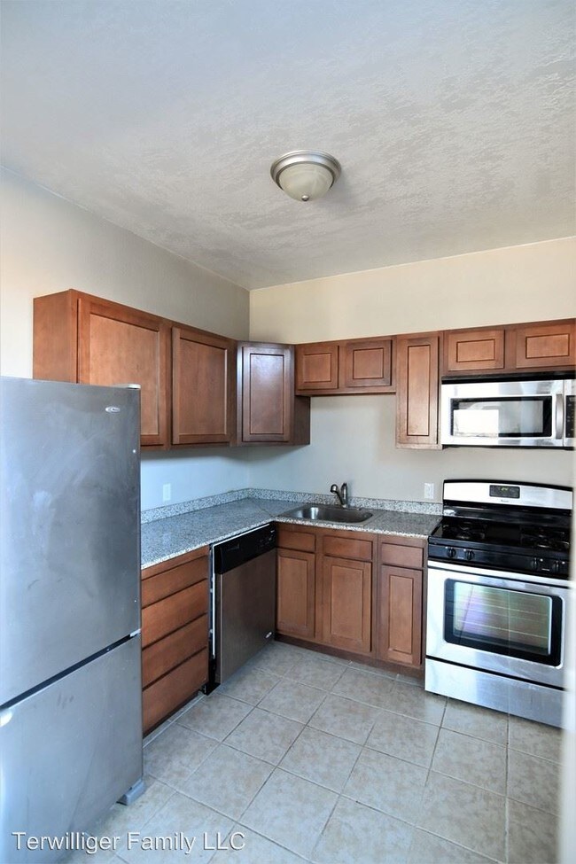 Foto del edificio - 1 br, 1 bath Apartment - 132 S Main
