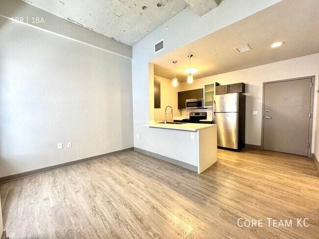 Foto del edificio - 306 E. 12th St.-303