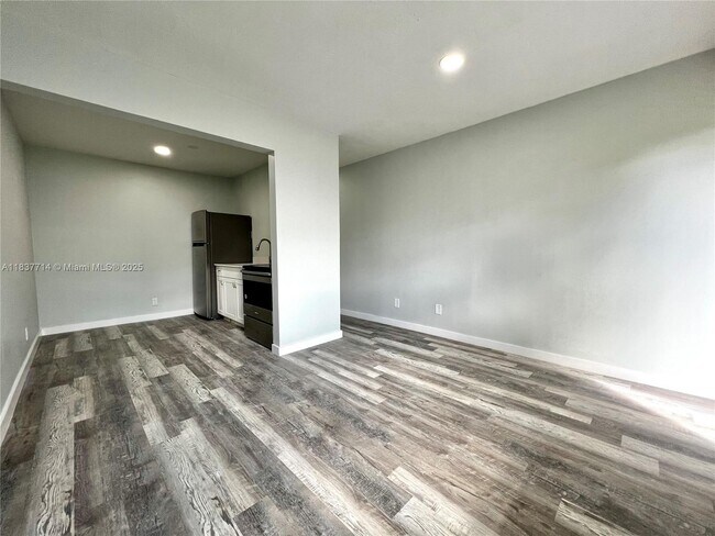 Foto del edificio - 808 NW 7th Terrace