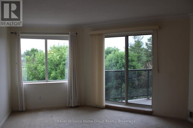 Building Photo - 215 Scotland St