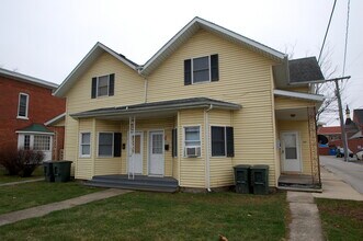 Building Photo - 212 1/2-212 E Washington St