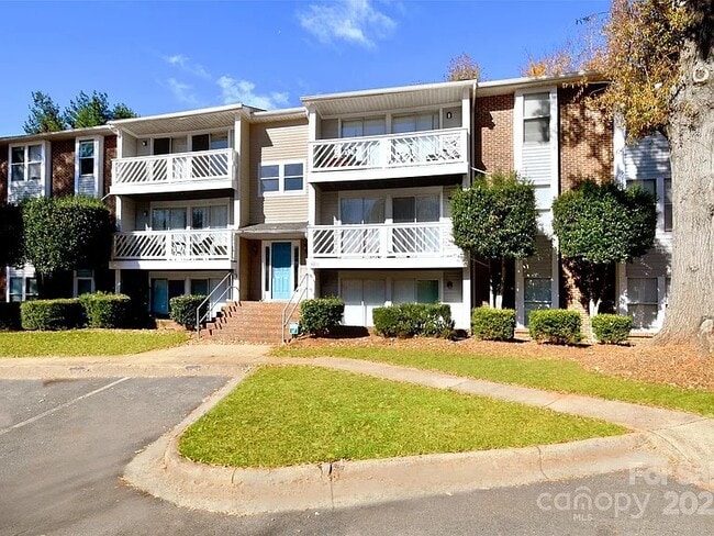 Building Photo - 9401 Old Concord Rd