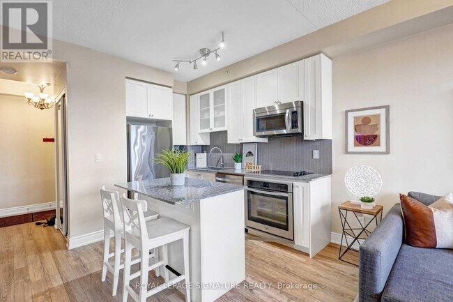 Photo du bâtiment - 9088 Yonge St