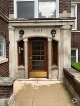 Building Photo - 811 Hinman Ave