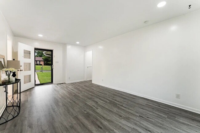 Foto del edificio - 3224 Windsor Ln