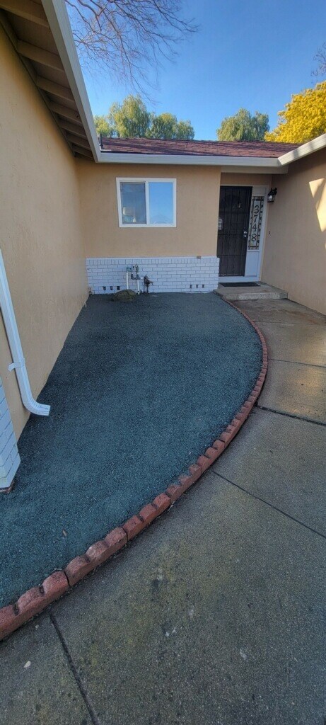 front graveled patio - 3748 Enea Dr