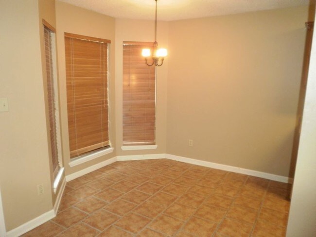 Foto del edificio - 1603 Heather Ridge Dr