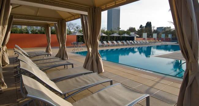 Building Photo - Park La Brea