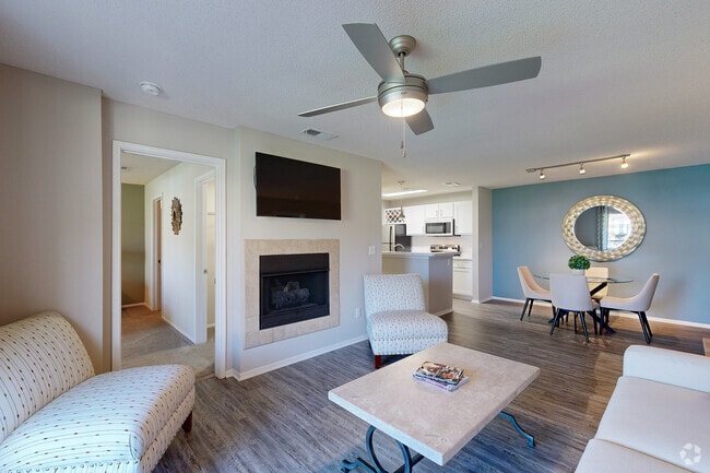 2 dormitorios, 2 baños, 1127 pies cuadrados - Crestview at Oakleigh Apartment Homes