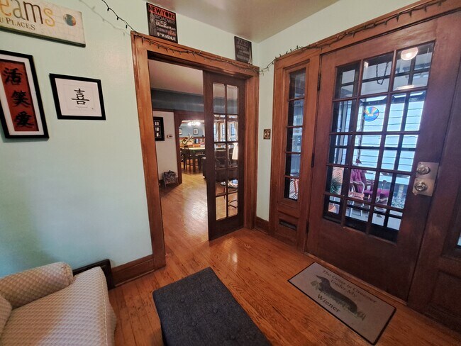 Building Photo - 3216 S Delaware Ave