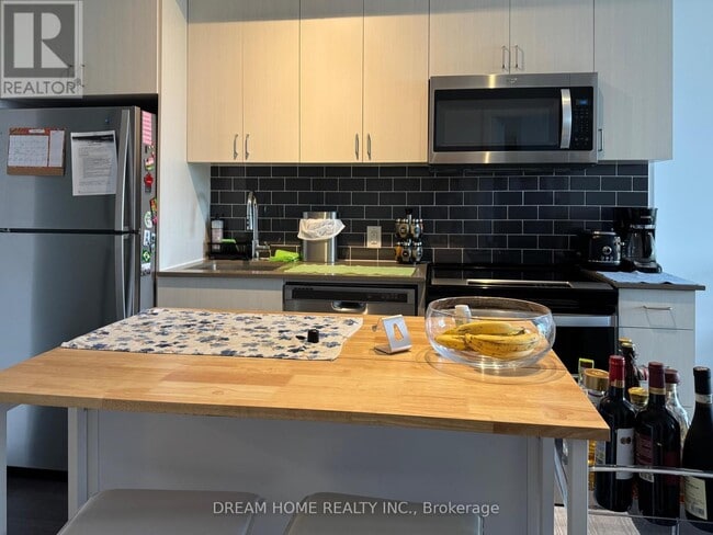 Building Photo - 2799 Kingston Rd