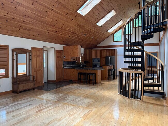 Building Photo - 16 Margo Ln