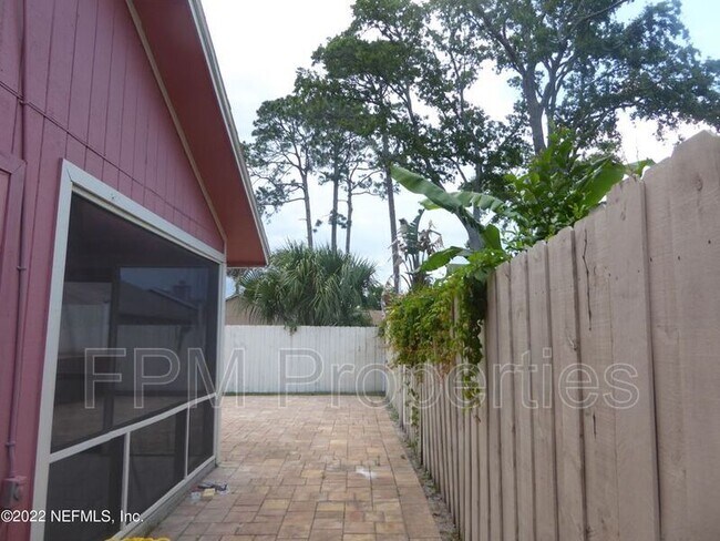 Foto del edificio - 14317 Coral Reef Dr S