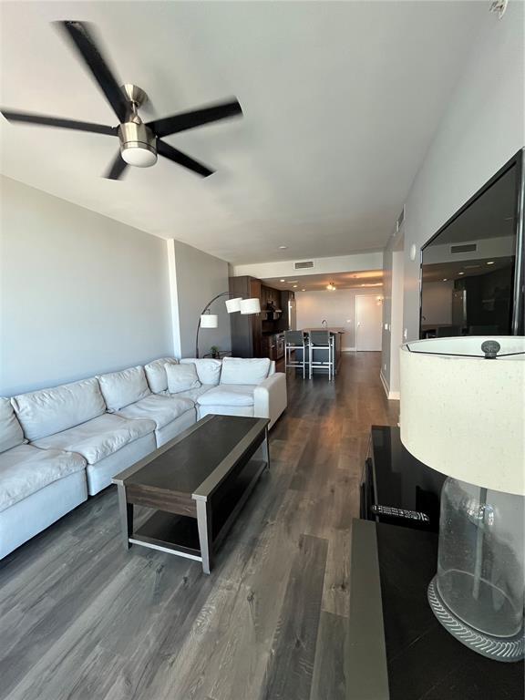 Building Photo - 1120 E Kennedy Blvd