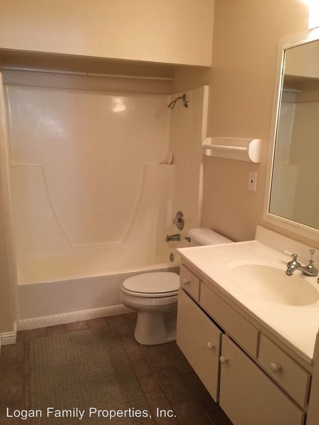 Building Photo - 2 br, 1 bath House - 7874 Camino Glorita