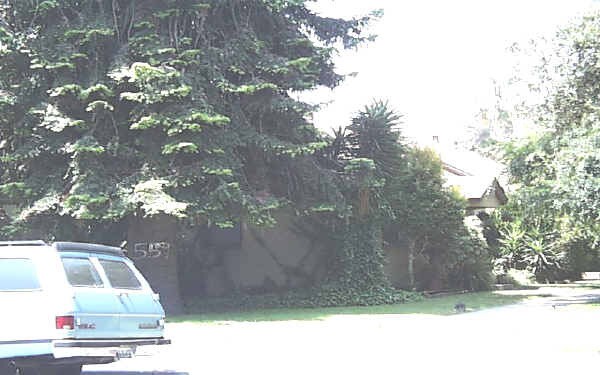 Foto del edificio - 559-563 N Marengo Ave