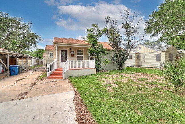 Building Photo - 722 Ralston Ave