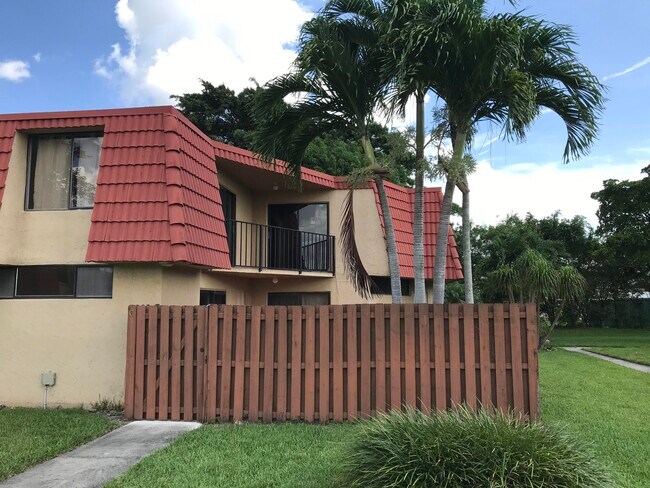 Building Photo - 8385  Trent C Court  Boca Raton Fl 33433