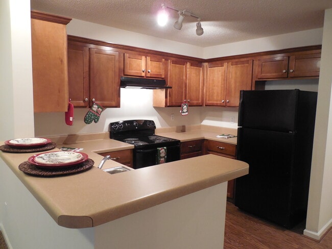 Building Photo - Castlewood Apartments