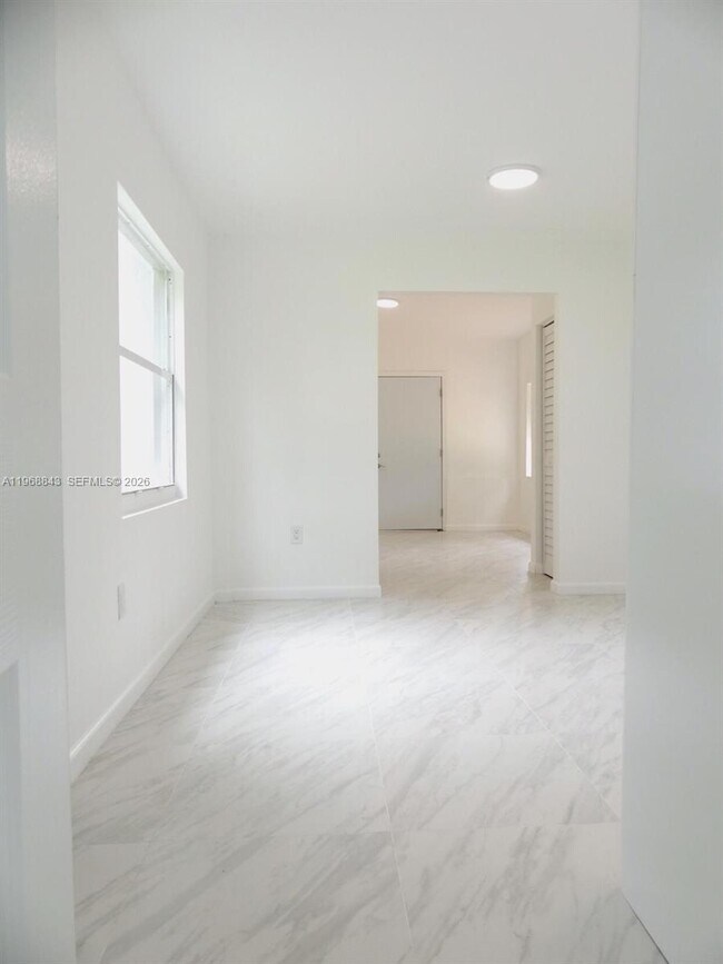 Foto del edificio - 2275 NW 99th Terrace