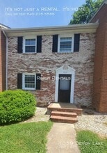 Building Photo - 1359 Devon Ln