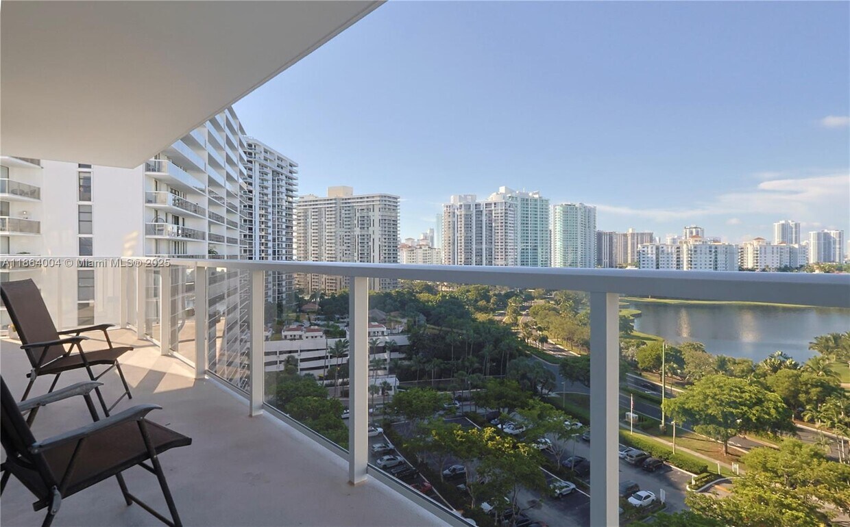 Foto principal - 3701 N Country Club Dr