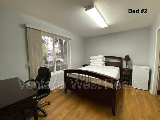 Photo du bâtiment - 453-453 Morrison Ave