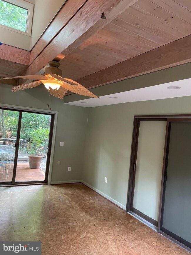 Building Photo - 5340-COTTAGE Black Oak Dr