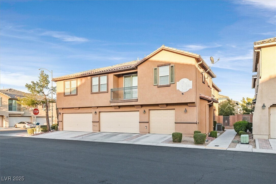 Foto principal - 6255 W Arby Ave