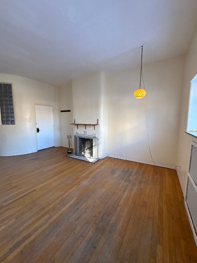 Building Photo - 5132 S Blackstone Ave