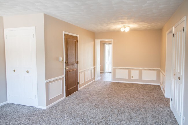Foto del edificio - 4740 Tolland Ave