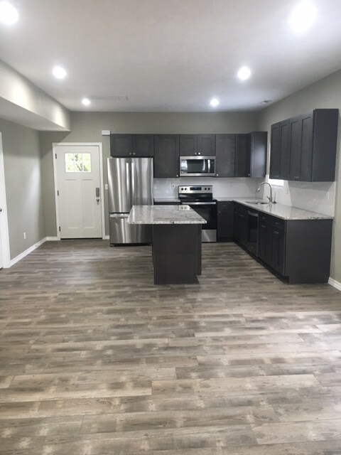 Building Photo - 415 S Fort Ave